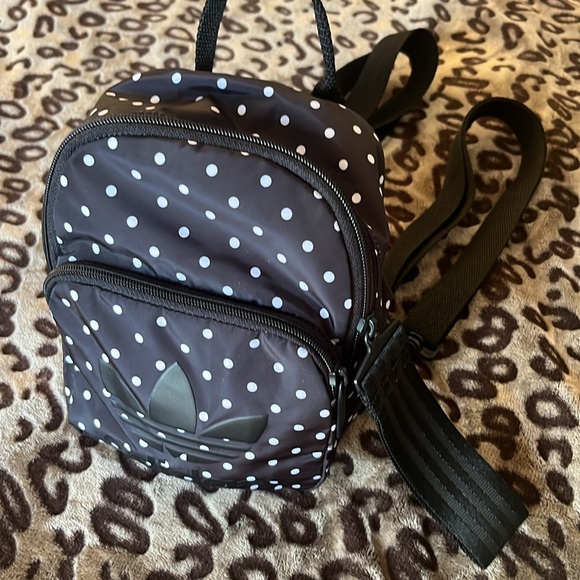 Adidas mini back pack 🖤 - Picture 3 of 4